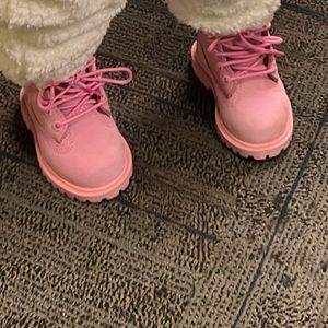 Pink timbs 4c